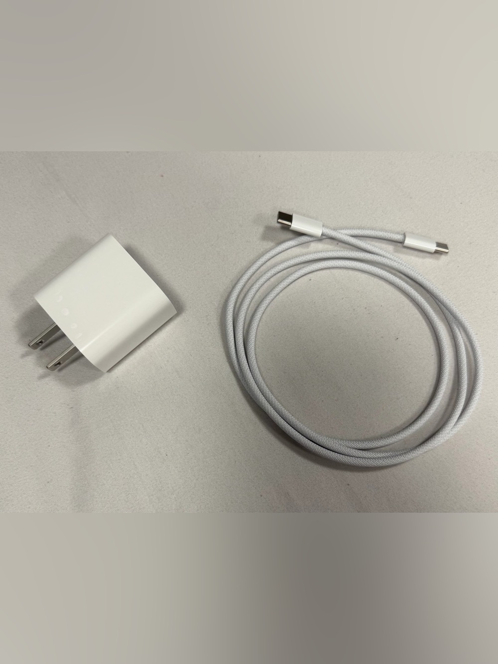Apple 60W USB-C Charge Cable (1m) + Apple 20W USB-C Power Adapter